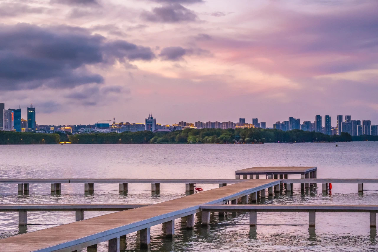 凌波門(mén)武漢大學(xué).jpg 凌波門(mén)武漢大學(xué).jpg